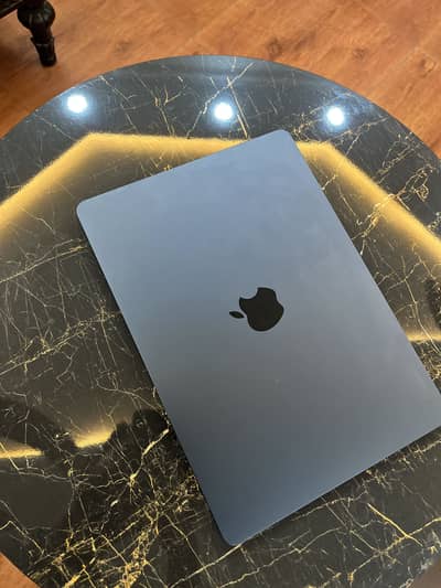 Macbook Air M2 2024 Model ——  98% Battery health
