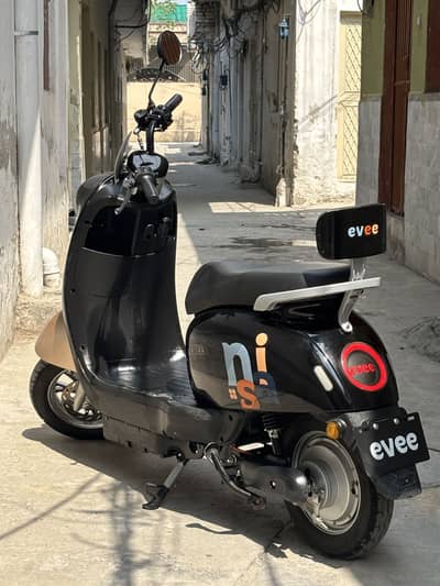 Electric scooter evee nisa