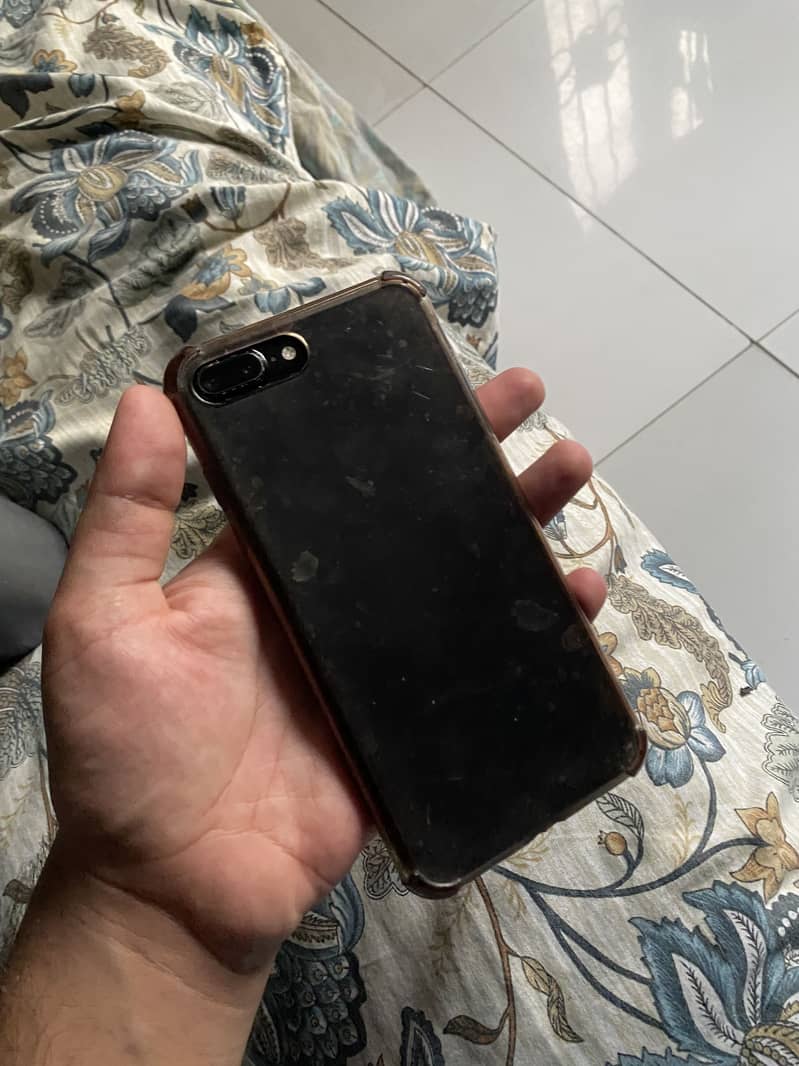 Apple iPhone 7 Plus 3