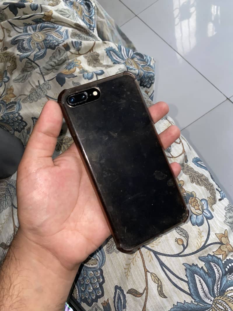 Apple iPhone 7 Plus 5