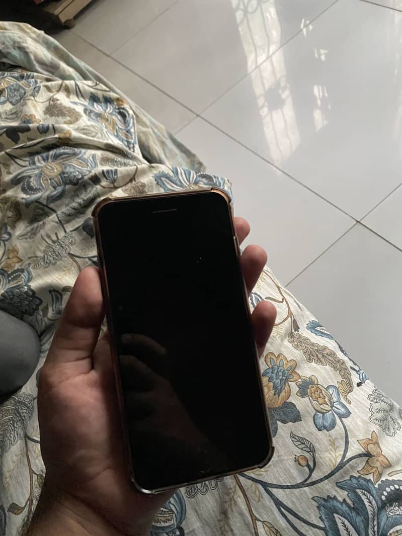 Apple iPhone 7 Plus 6