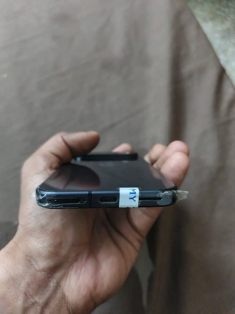 Google Pixel 9 5