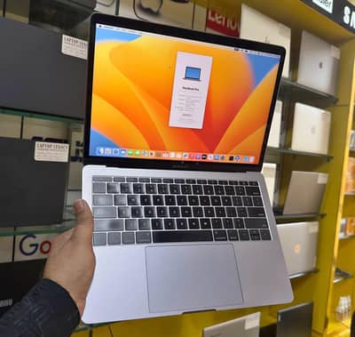 mac book pro 2017 I3 inch