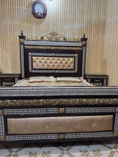 Wooden double bed fir sale
