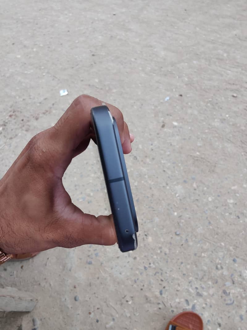 Google Pixel 9 4