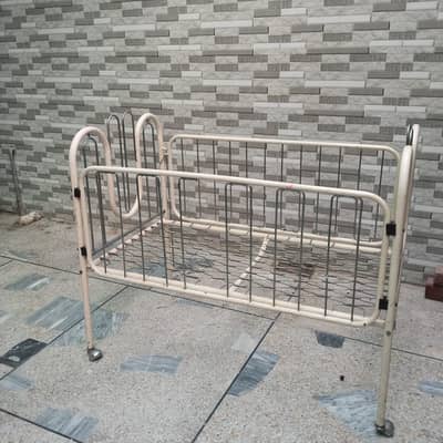 American baby cot