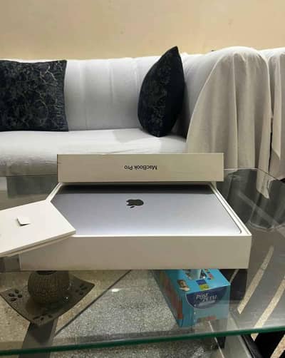 mac book pro 2019 brand new