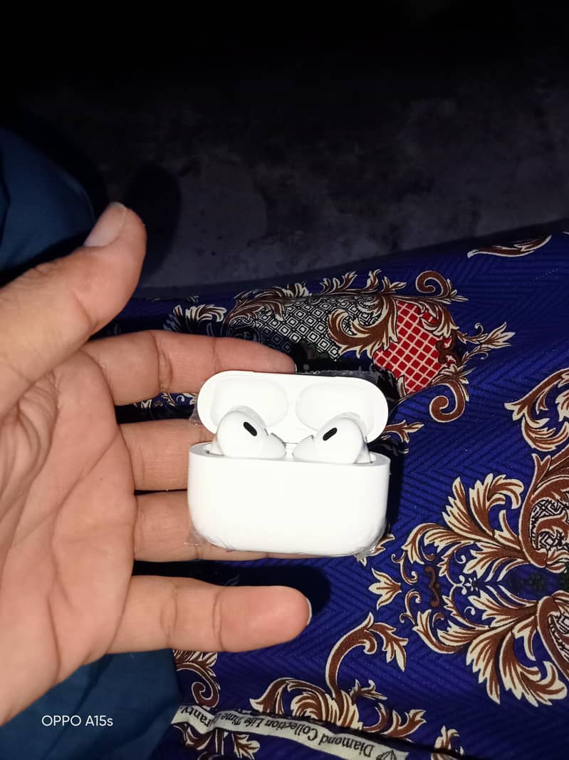 Earbuds 0