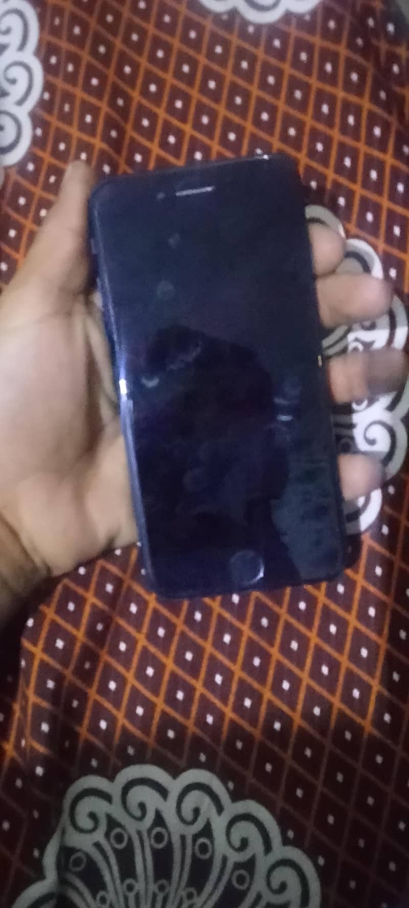 Apple iPhone 7 1