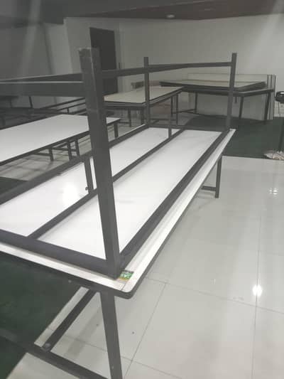 6 Person 1 tabel Good Steel frame and Good Wood Tabel