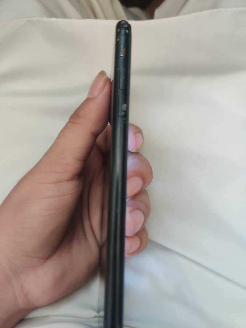 Apple iPhone 7 Plus 2