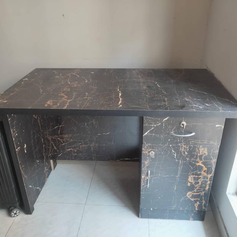 computer table 1