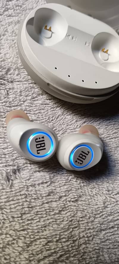 Jbl, earfun, Jabra Soundcore anker B&o play  toshiba earbuds