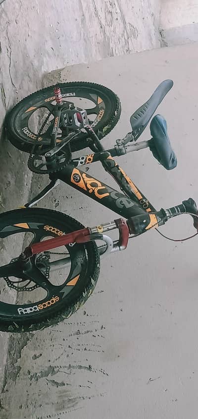 price 9000 kids cycle 10/10 condition