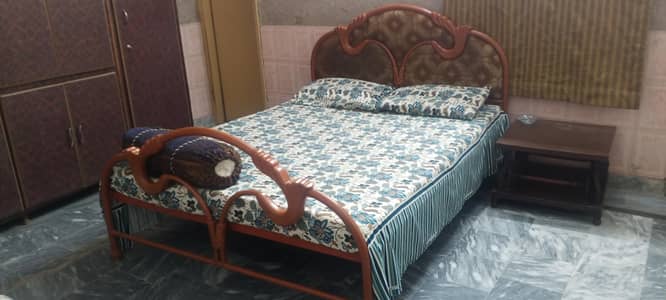 i am selling bed