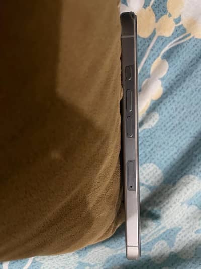 Apple iPhone 16 Pro