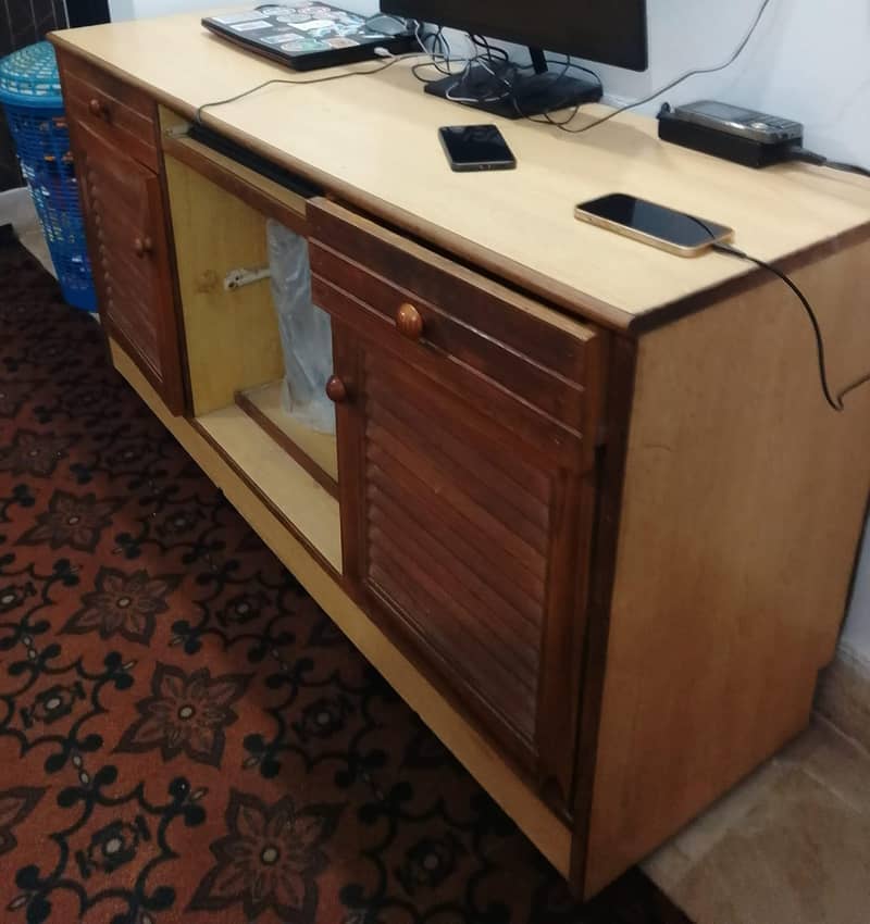 Computer Table 4