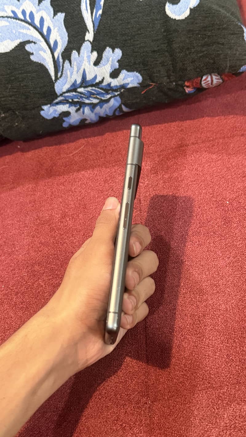 Google Pixel 7 4