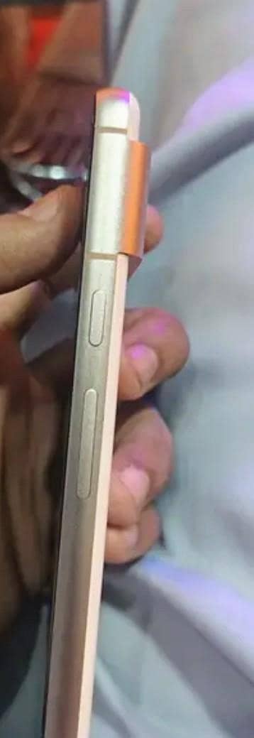 Google Pixel 8 3
