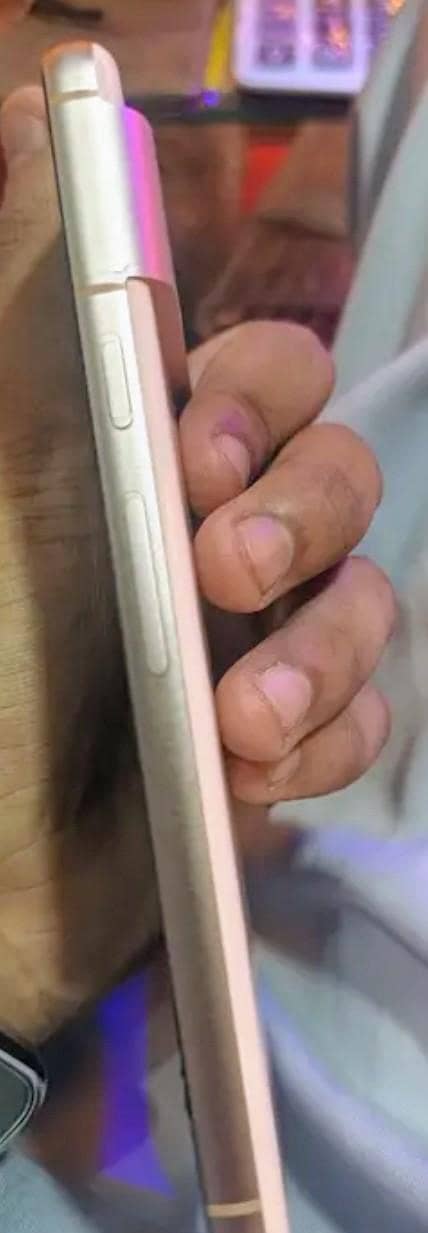 Google Pixel 8 5