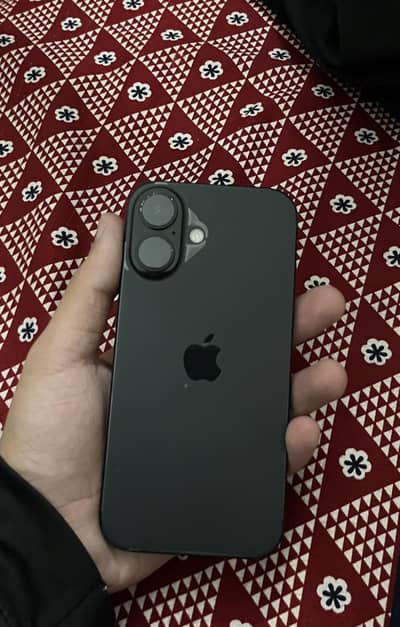 Apple iPhone 16