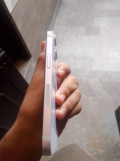 Apple iPhone 14