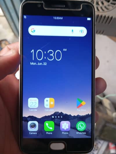 OPPO A57.
