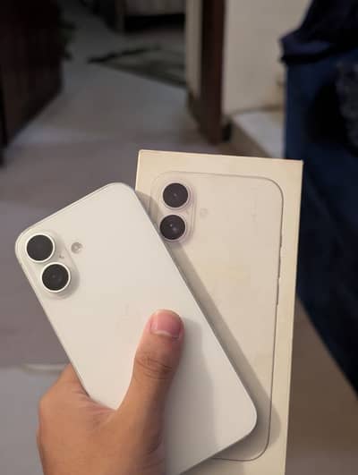 Apple iPhone 16