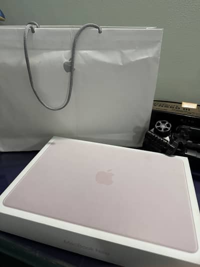 Macbook Neo 8/512 gb Boxpack with Touch id