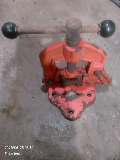 Pipe vice