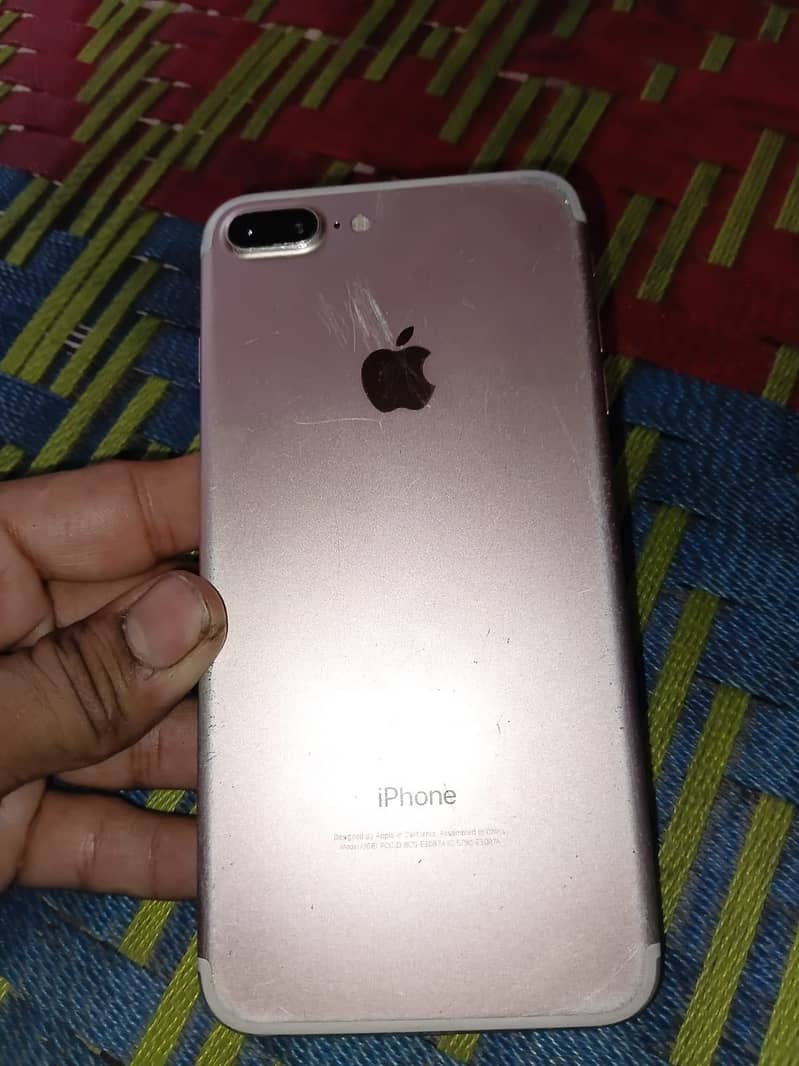 Apple iPhone 7 Plus 2