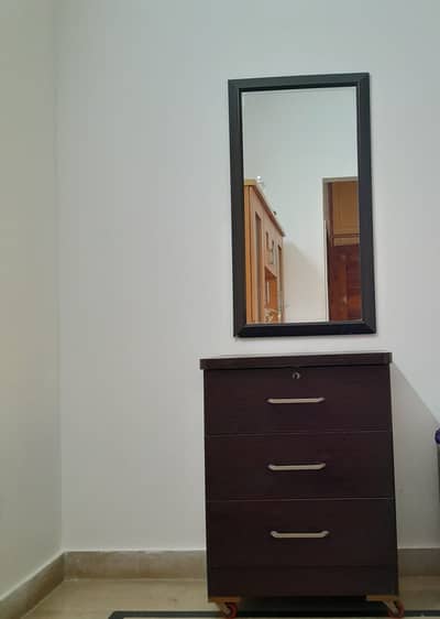 Dressing table with mirror in mint condition