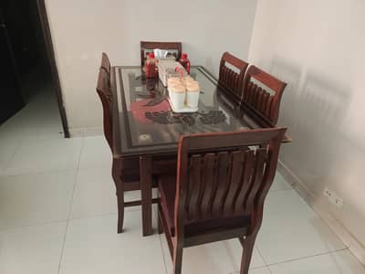 Dining table for sale