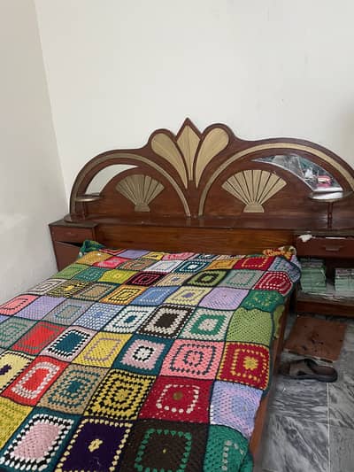 Complete furniture set available at good prices