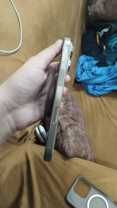 Apple iPhone 16 Pro