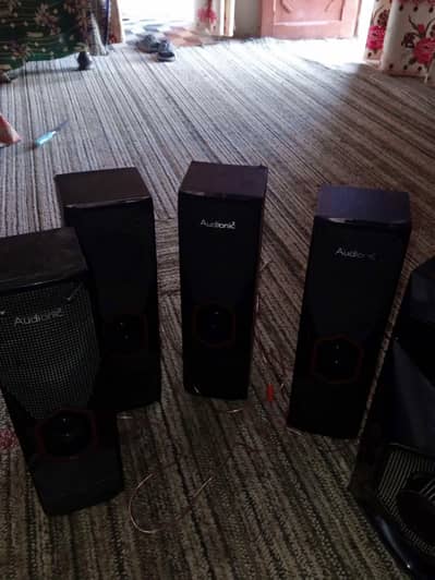 1 small speaker not working