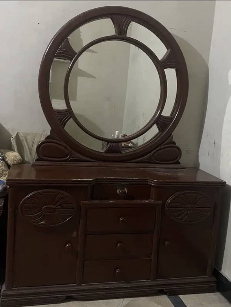 Dressing Table With Mirror 0