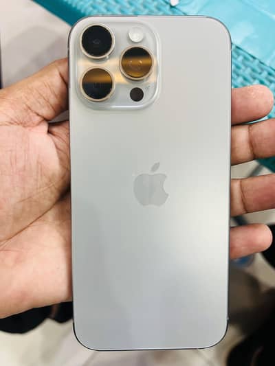 Apple iPhone 16 Pro Max