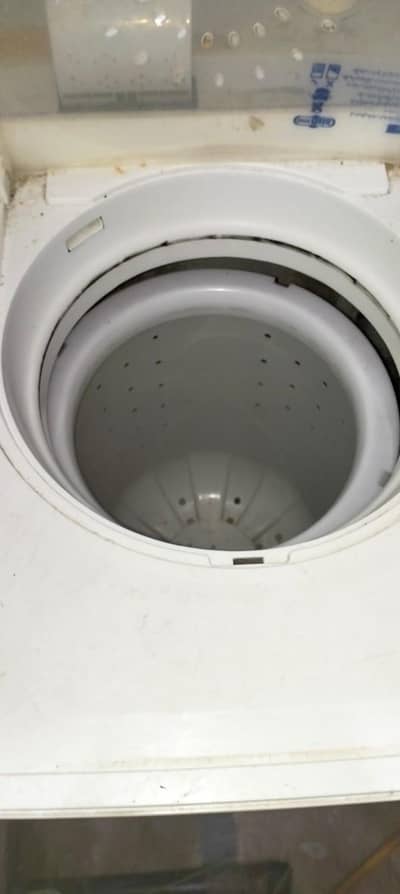 واشنگ مشین کا اسپن ڈرائر (Spin Dryer) برائے فروخت - بہترین حالت