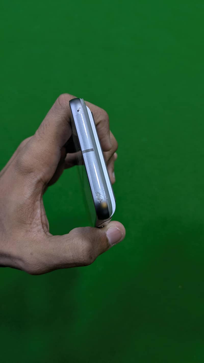 Google Pixel 8 3