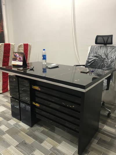 Office table