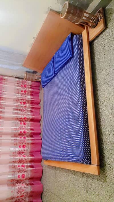 floor king bed
