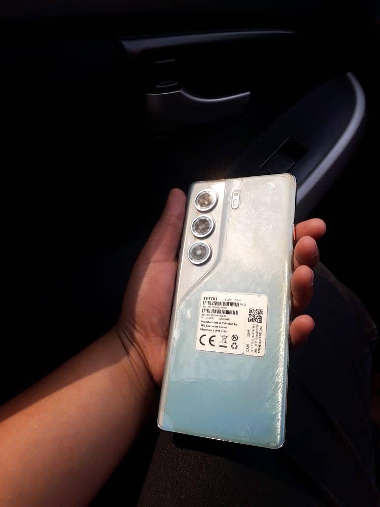 Tecno CAMON 40 Pro 4