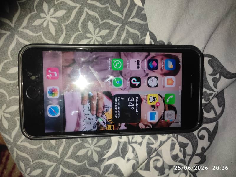 Apple iPhone 7 Plus 0
