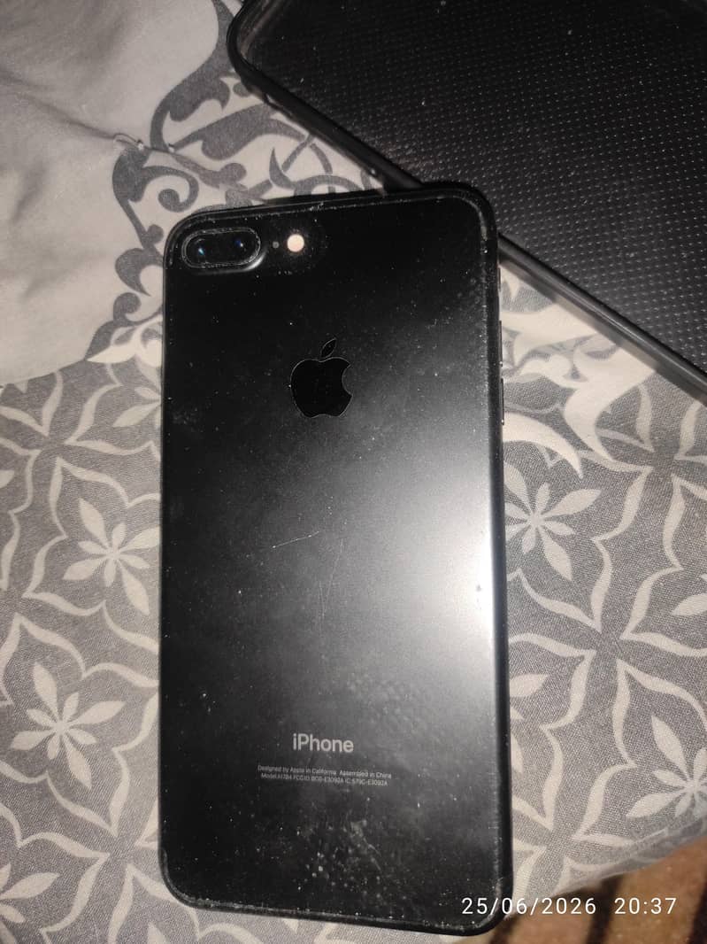 Apple iPhone 7 Plus 2
