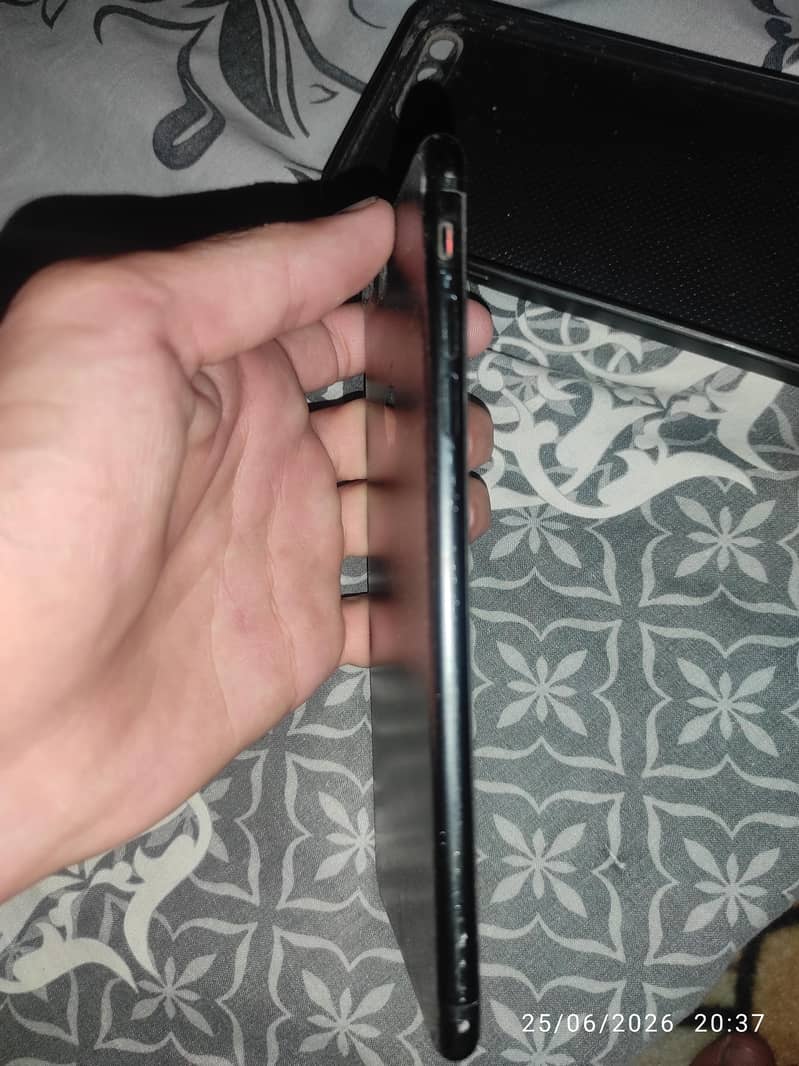 Apple iPhone 7 Plus 3