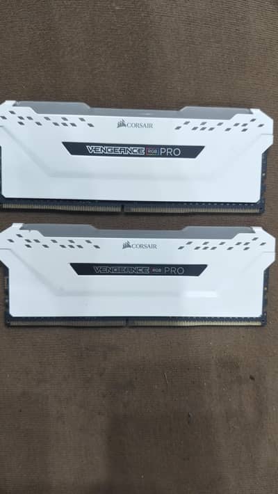Ddr4 Corsair vengeance pro 16 gb(2x8)RGB 3200 mhz