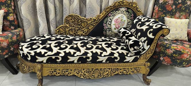 PREMIUM CHINIOTI DEEWAN (2 Seater Traditional Sofa)