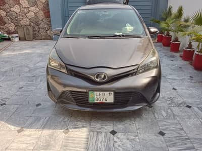 Toyota Vitz 2015