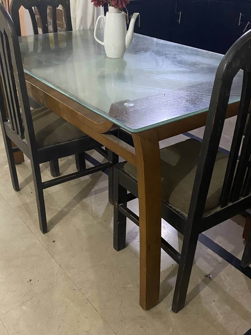 Dining Table 4 chairs 0